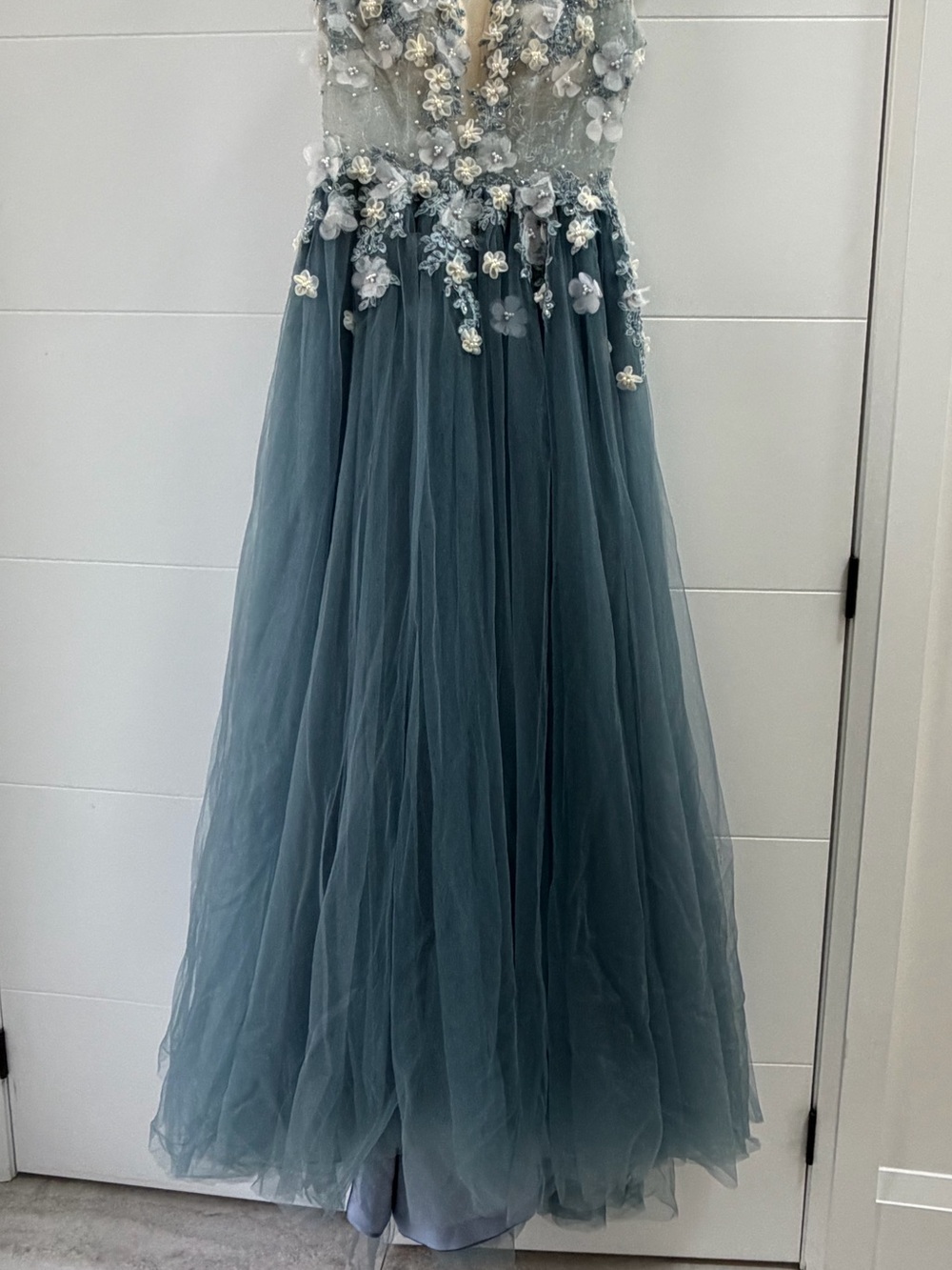 Prom/ Wedding ! Designer inspired Grey Tulle Maxi Dress with Floral Appliqué - Picture 10 of 14